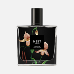 Parfémovaná voda Vanilla Bourbon od značky NEST NEW YORK je gurmánská vůně, ve které vzácná vanilková absolue kontrastuje s ovocnými, trpkými tóny hořkého pomeranče. Hnědý cukr pak dodává kompozici lehkou sladkost. Nechybí ani nuance cedru, nočního jasmínu a pižma. Parfém stojí 2011 Kč.
