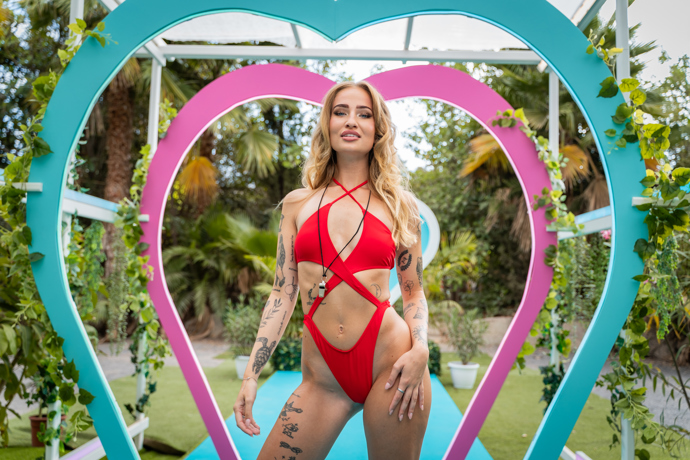 FOTO: Nová bombshell Michelle je 23letá studentka z Ostravy. – stránka 184