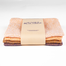 Západ a východ slunce, který probouzí emoce. Nové kolekce utěrek od Potten & Pannen – Staněk mění kuchyň v místo s uměleckým přesahem 