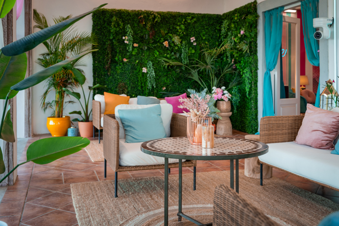 FOTO: Tvůrci show tentokrát zvolili novou lokaci a postavili vilu, která propojuje moderní design. – stránka 202