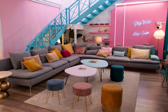 FOTO: Tvůrci show tentokrát zvolili novou lokaci a postavili vilu, která propojuje moderní design. – stránka 193