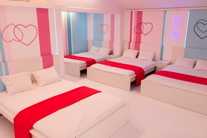 FOTO: Ložnice pro srdíčka. – stránka 190