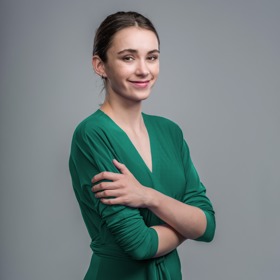 Marie Anna Myšičková nyní exceluje v novém seriálu TV Nova, Milionáři. 