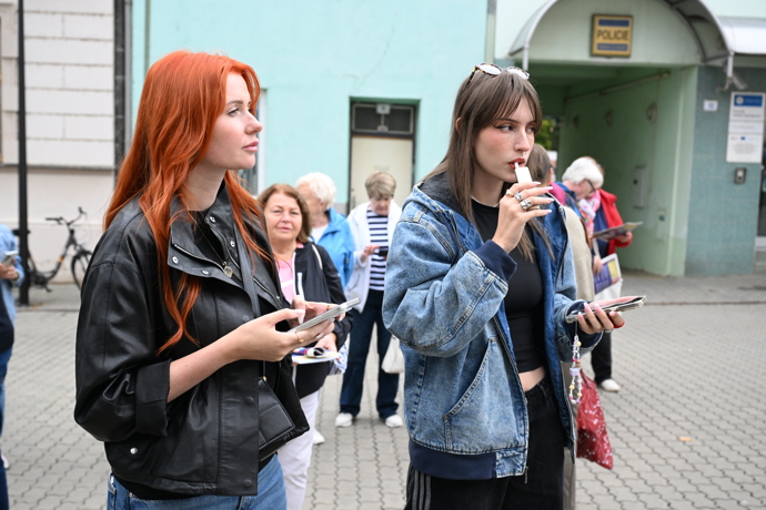 FOTO: Aneta Zicklerová a Viktorie Kalivodová. – stránka 39