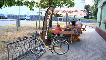 FOTO: Restaurace U Jelena má příjemnou zahrádku.