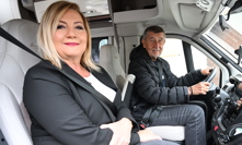 Andrej Babiš a Alena Schillerová ve svém karavanu.