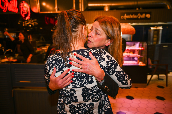 FOTO: Lucie Zedníčková a Bára Vaculíková. – stránka 23