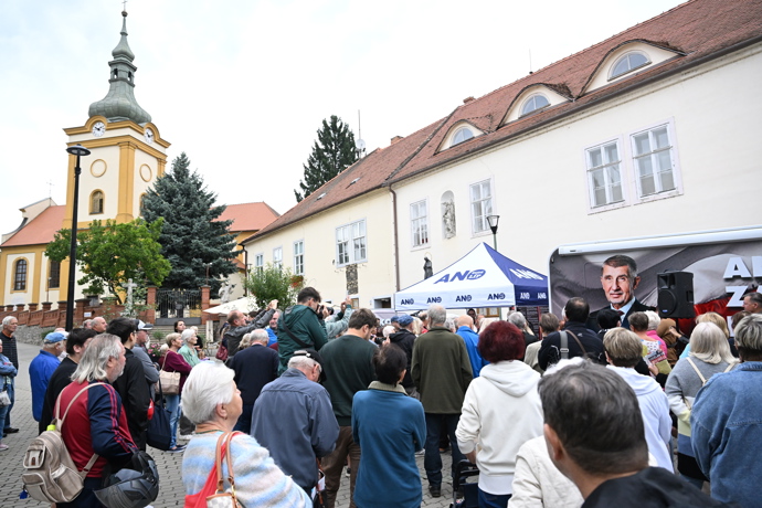 FOTO: Andrej Babiš ve Šlapanicích. – stránka 19