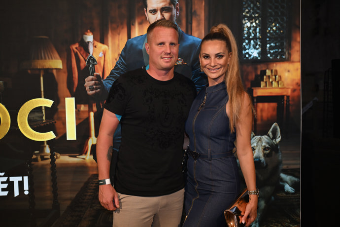 FOTO: Lenka Limberská s manželem Davidem. – stránka 1