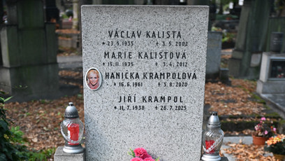 FOTO: Upravený hrob Jiřího Krampola