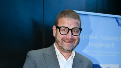 FOTO: Jindřich Šídlo s knihou Světlany