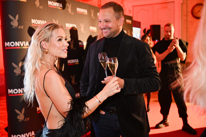 FOTO: Podnikatel Tomáš Horáček a influencerka Dominika Myslivcová. – stránka 6