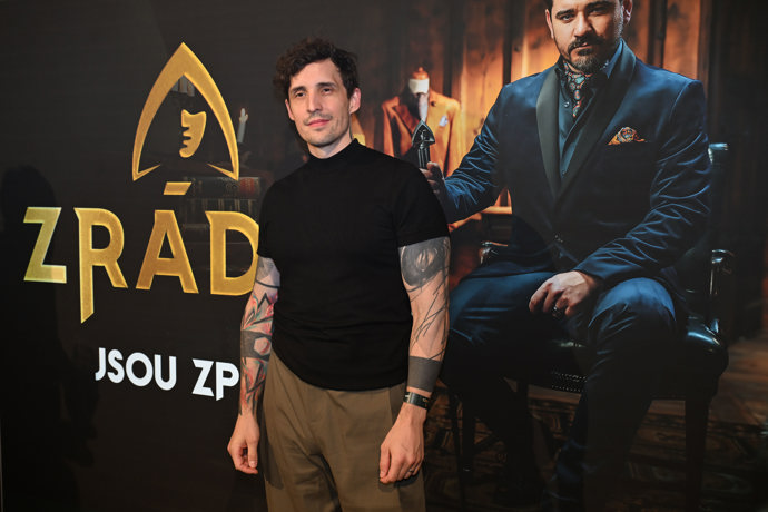FOTO: Čestmír Strakatý ukázal hned několik grimas. – stránka 6