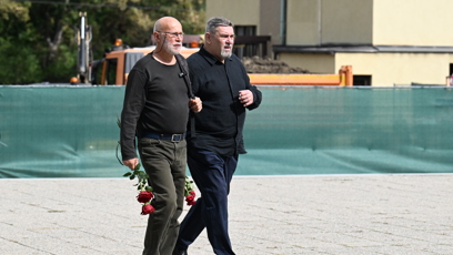 FOTO: Přátelé a kolegové se přišli naposledy rozloučit s režisérem Petrem Obdržálkem.