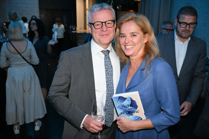 FOTO: Světlana Witowská se dobře bavila. Nechyběl ani její partner. – stránka 21