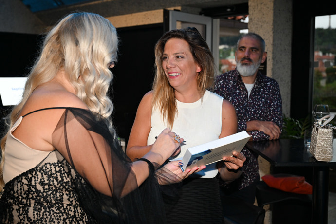 FOTO: Světlana Witowská vydala další knihu. – stránka 20