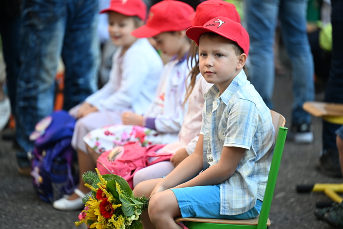 FOTO: Děti čekali na prezidenta. – stránka 21