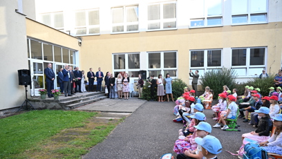 FOTO: Petr Pavel vítá prvňáčky.
