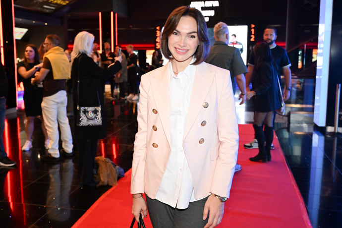 FOTO: Kamila Nývltová na premiéře filmu Jedna bitva za druhou. – stránka 5