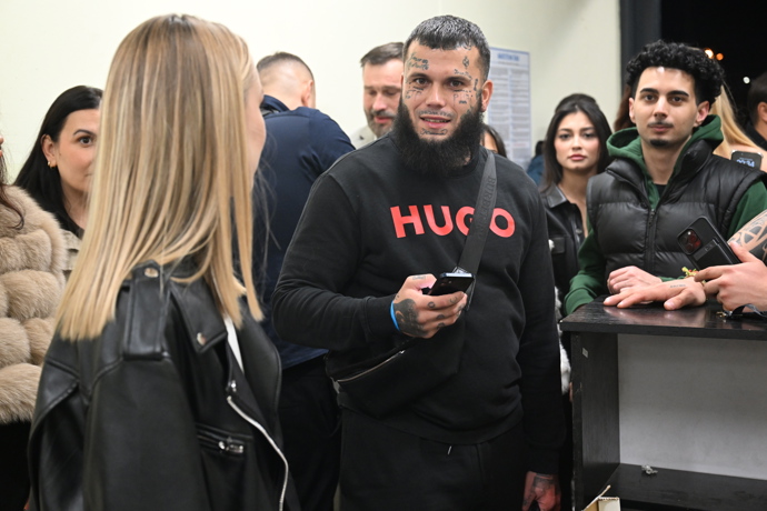 FOTO: Leo Beránek dorazil v dobré náladě. – stránka 36