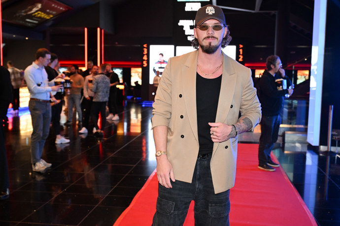 FOTO: Matyáš Hložek na premiéře filmu Jedna bitva za druhou. – stránka 2