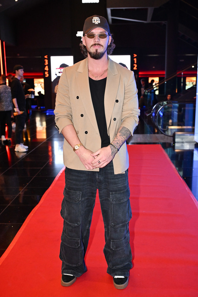 FOTO: Matyáš Hložek na premiéře filmu Jedna bitva za druhou. – stránka 1