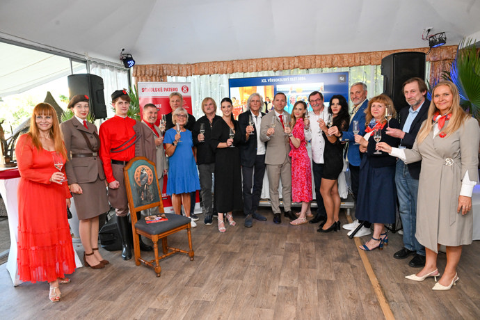 FOTO: Sešlost k podpoře Sokola. – stránka 3
