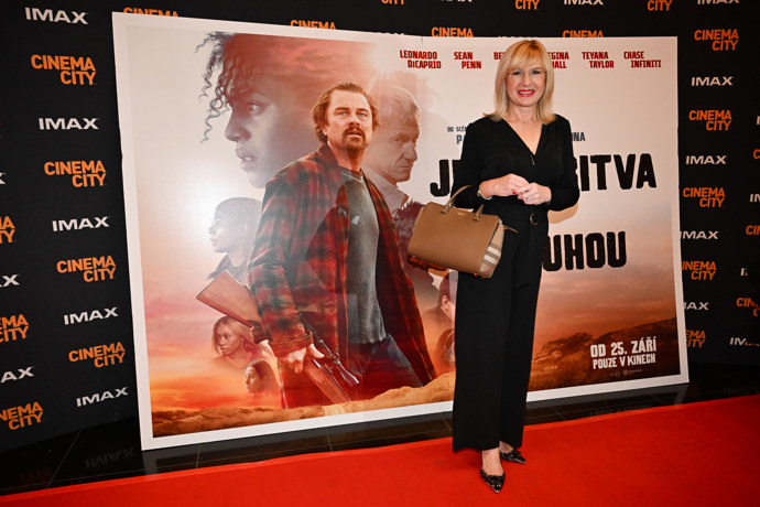 FOTO: Štěpánka Duchková na premiéře filmu Jedna bitva za druhou.
