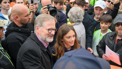 FOTO: Petr Fiala se fotil s příznivci.