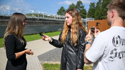 FOTO: Martina Eretová s naší redaktorkou Eliškou Opatrnou během rozhovoru.