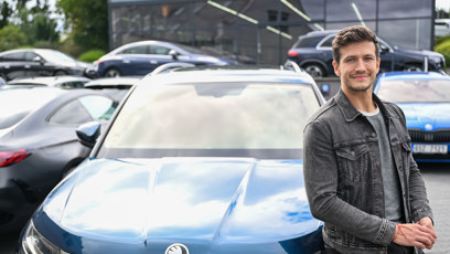 FOTO: Jan Solfronk vypadal velmi spokojeně s výběrem nového auta.