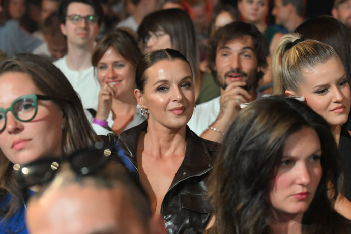 FOTO: Iva Kubelková v publiku. – stránka 20