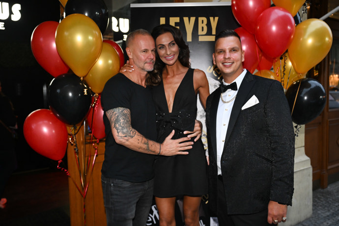 FOTO: Křest videoklipu Jey By. – stránka 33