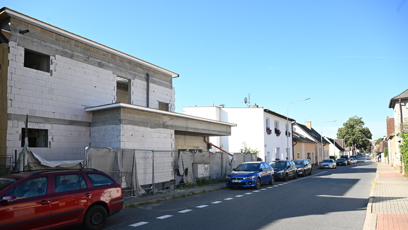 FOTO: Zdeněk Hřib si staví nové sídlo.