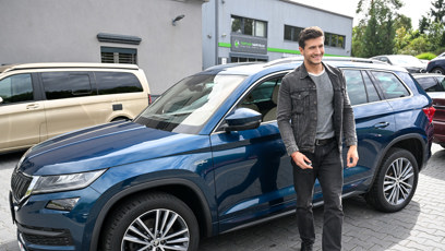 FOTO: Jan Solfronk si převzal auto.