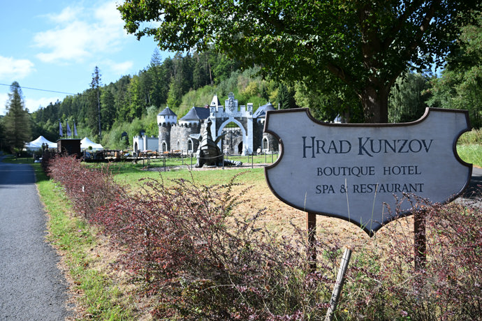 FOTO: Hrad Kunzov. – stránka 47