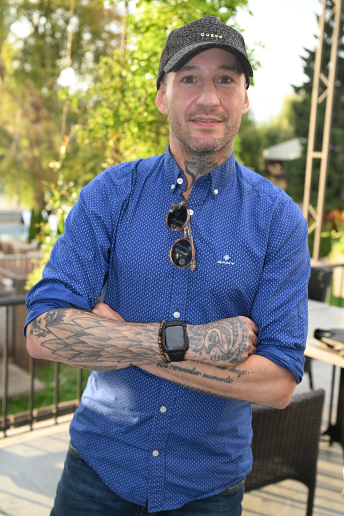 FOTO: Nechyběl ani Sámer Issa. – stránka 9