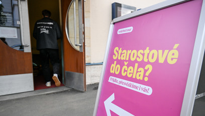 FOTO: Šipky vedly návštěvníky dovnitř.