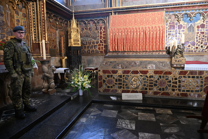 FOTO: Korunovační klenoty jsou opět vystaveny. – stránka 25