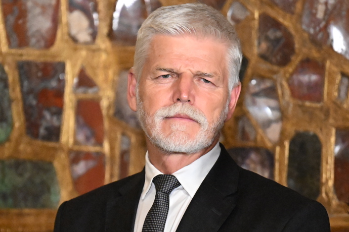 FOTO: Petr Pavel u korunovačních klenotů. – stránka 16