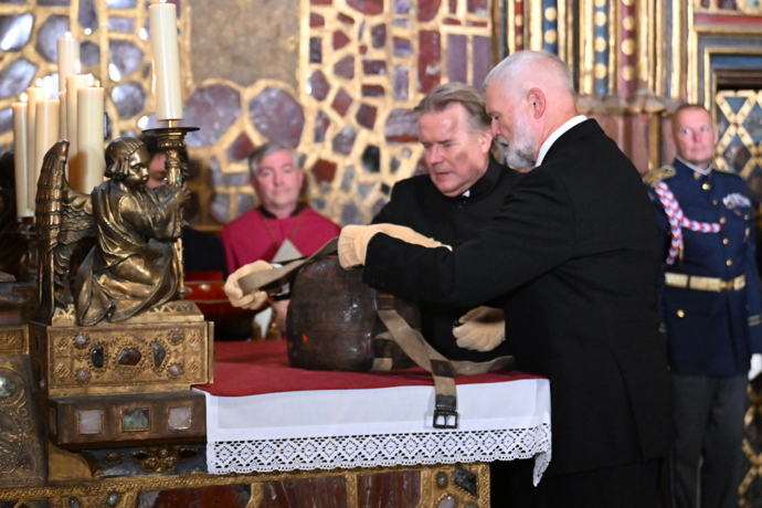 FOTO: Odemykání korunovačních klenotů. – stránka 12