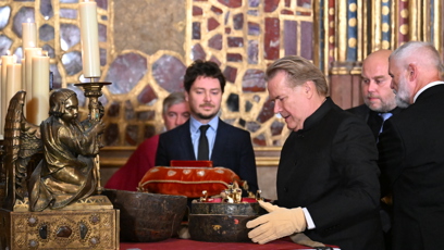 FOTO: Odemykání korunovačních klenotů.