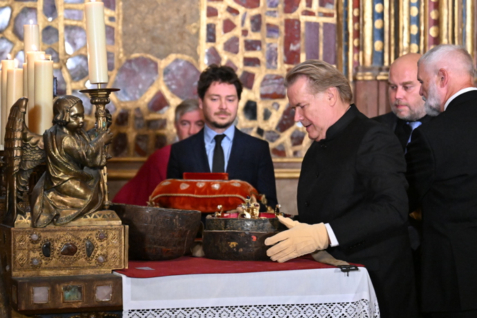 FOTO: Odemykání korunovačních klenotů. – stránka 11