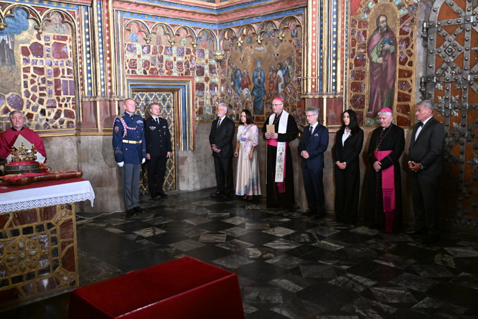 FOTO: Odemykání korunovačních klenotů – stránka 9