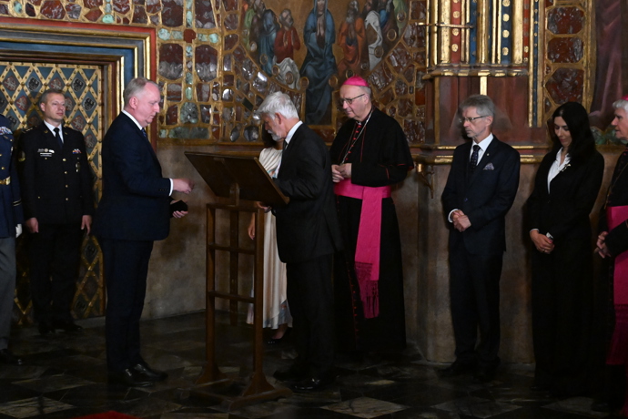 FOTO: Odemykání korunovačních klenotů. – stránka 6