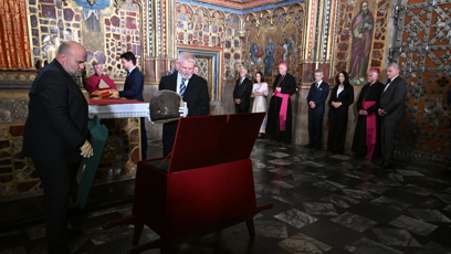 FOTO: Odemykání korunovačních klenotů.