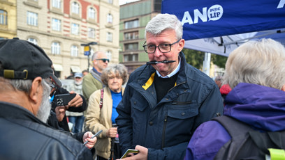 FOTO: Karel Havlíček v čele politické strany.