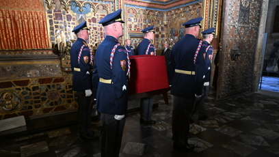 FOTO: Hradní stráž u korunovačních klenotů.