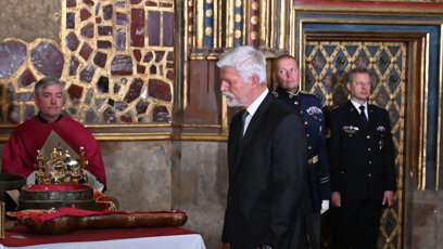 FOTO: Petr Pavel u korunovačních klenotů.