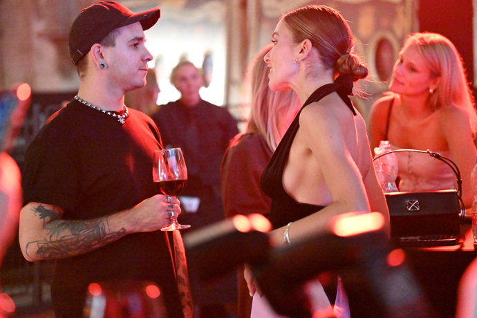 FOTO: Skleničky se neustále plnily novými drinky – stránka 37